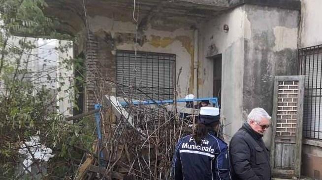 Palazzina della Coop occupata abusivamente Intervento dei vigili