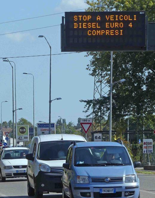 Smog, giorno decisivo Ferrara e Cento pronti a vietare i diesel Euro 4 
