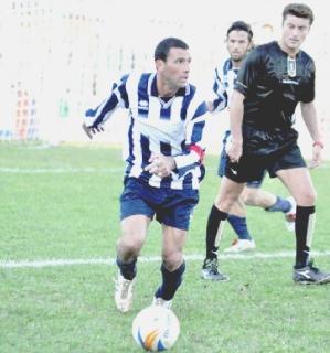 Alessandro Arricca, durante il derby con il Cecina
