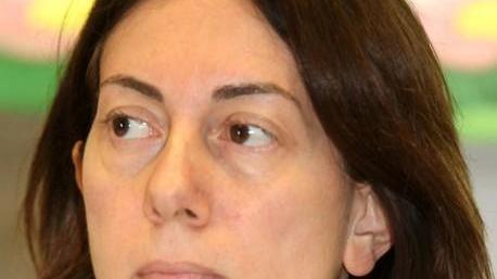 La moglie lo accusa di violenza sessuale