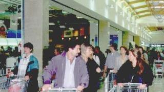 Un centro commerciale di Navacchio e il sindaco di Cascina Moreno Franceschini