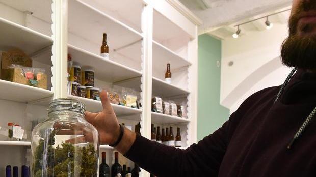Maremma Canapa ha aperto i battenti con un buffet