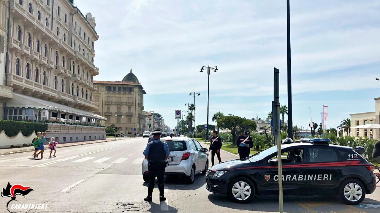 Entra di notte nel bar e ruba il fondo cassa, arrestato 33enne