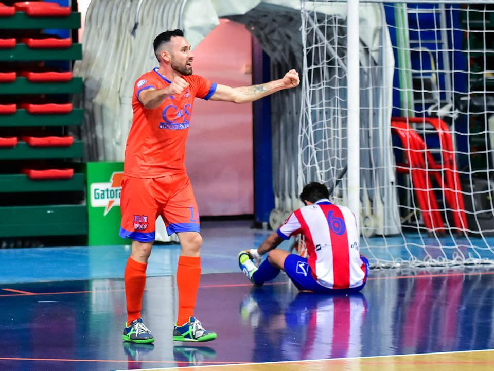 Morganti dopo un gol al Grosseto