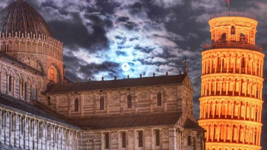 In regalo il poster della Torre di Pisa
