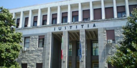 Venne aggredita dal compagno «Ti faccio a pezzi» 