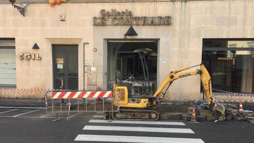 La Galleria si rifà il look in attesa che tornino i negozi
