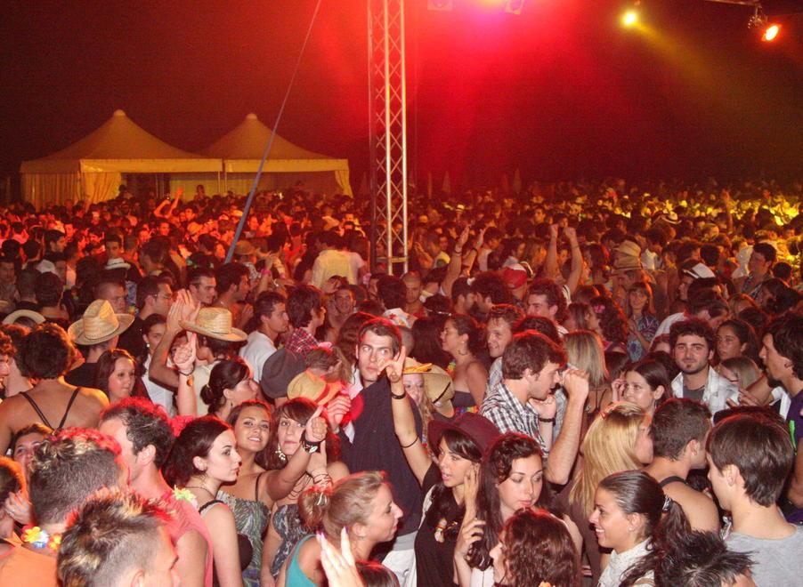 La stessa spiaggia libera del rave party Croda e del beach stadium