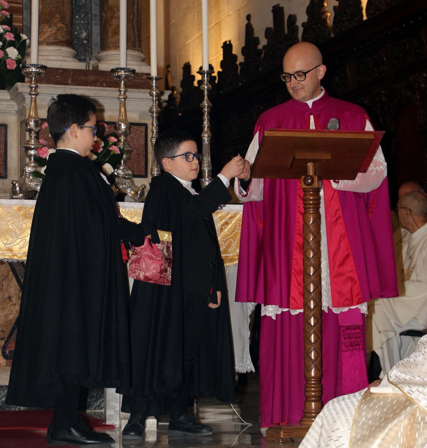 Sassari, cinque giovani spose ricevono la dote di San Nicola 