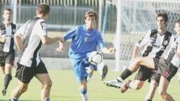 Il baby Bastogi in azione contro il Viareggio nel match di Coppa Italia