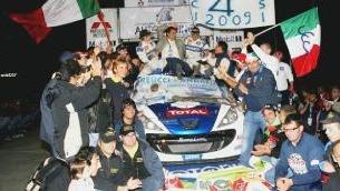 <strong>IL TRIPUDIO. </strong>La festa per la conquista del quarto titolo italiano rally da parte del pilota garfagnino Paolo Andreucci
