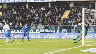 Il colpo di testa di Martin Eder supera Agazzi proteso in tuffo e va a infilarsi alla sinistra del portiere degli alabardati