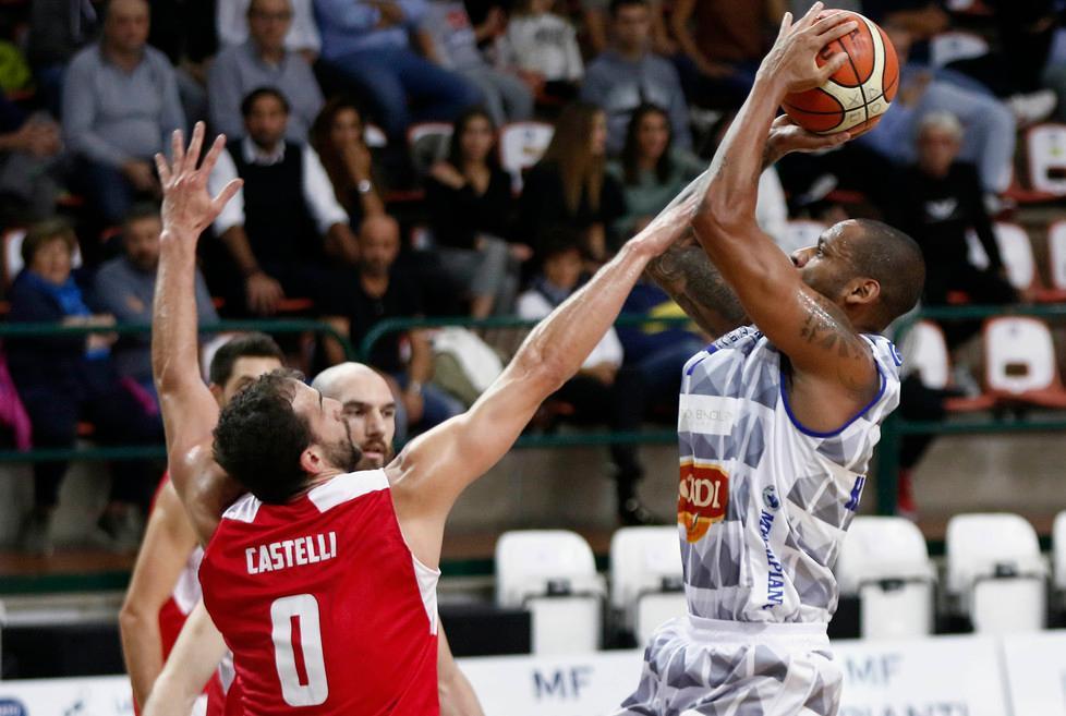 Hall, c’è aria di rientro «Sì, miglioro Ma nessun rischio» 
