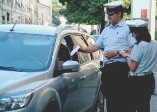 <strong>CONTROLLI.</strong> È stata l’attività dei vigili urbani a stroncare la truffa delle aute intestate ai pensionati
