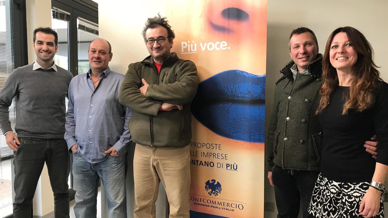 Enrico Fogacci, al centro, è il presidente di Assipan