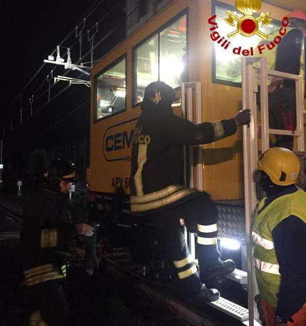 Investiti dal treno, tra i feriti nello scontro un 27enne di Saline 