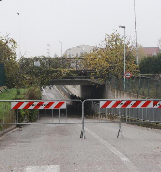 Gravi danni al sottopasso di via Fosso del Masi 