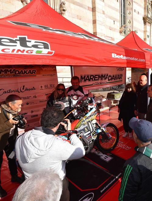 Valdimiro l’indomito Due settimane in moto nel deserto africano 