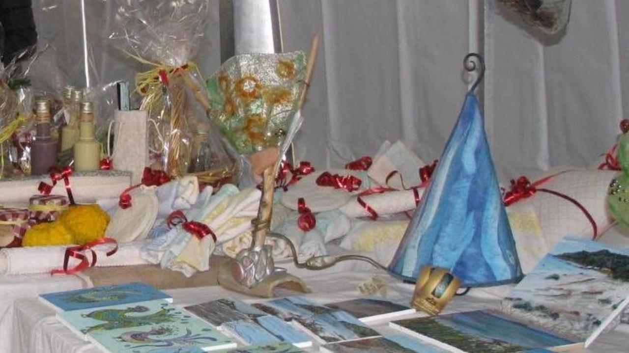 “A Natale regala solidale” con le pazienti oncologiche