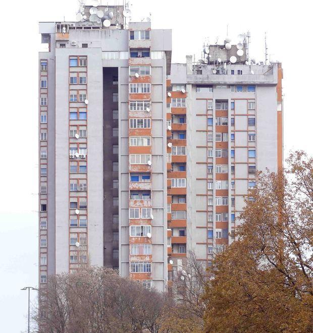 I ribelli del Grattacielo di Ferrara: «L’assemblea pretenda l’inizio dei lavori» 