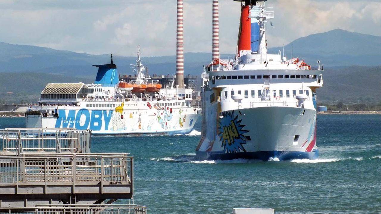 Maltempo, interrotti i collegamenti dei traghetti con l'isola d'Elba