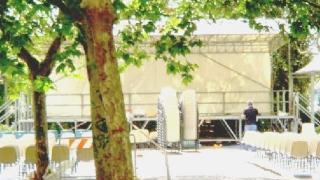 La sede dei Musei Civici a Villa Paolina a Viareggio; in alto a sinistra, Estate al Forte