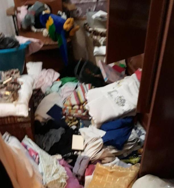 Le rubano l’anello della madre morta: «È il quinto furto» 
