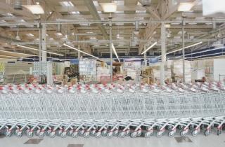 Già pronti i carrelli della nuova Coop