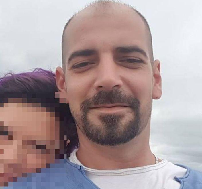 Padre di due figli piccoli «Era un ragazzo speciale» 