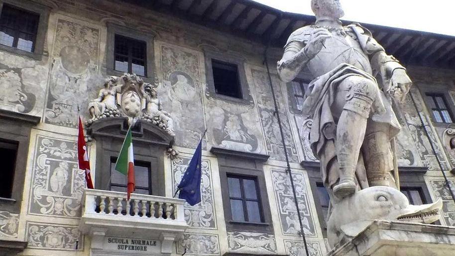 Il palazzo della Normale in piazza dei Cavalieri a Pisa