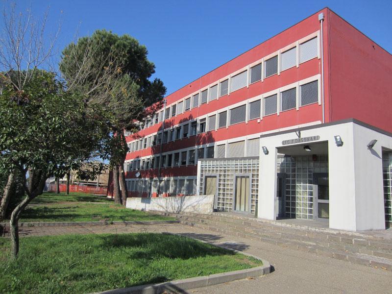 "Una via per il futuro. ITEPS "Paolo Dagomari": a scuola di opportunità" 
