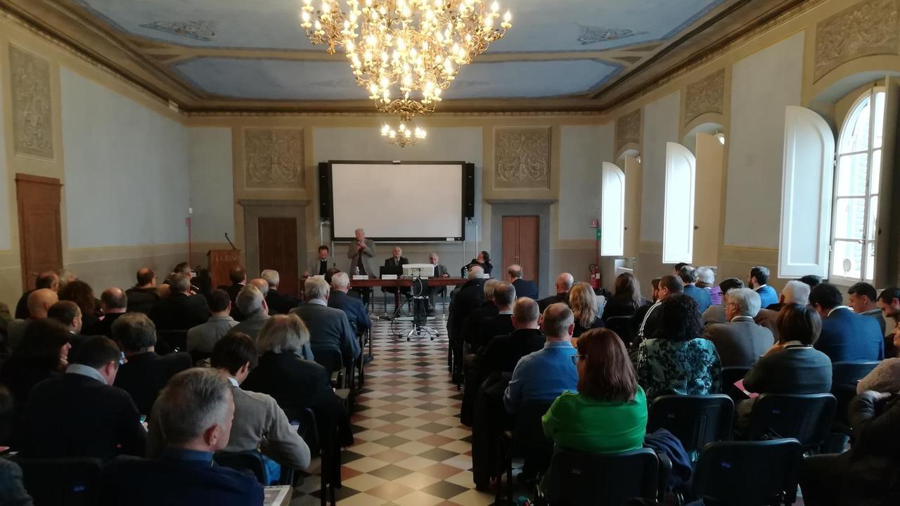 Un momento della cerimonia per la festa dei 40 anni dell'azienda