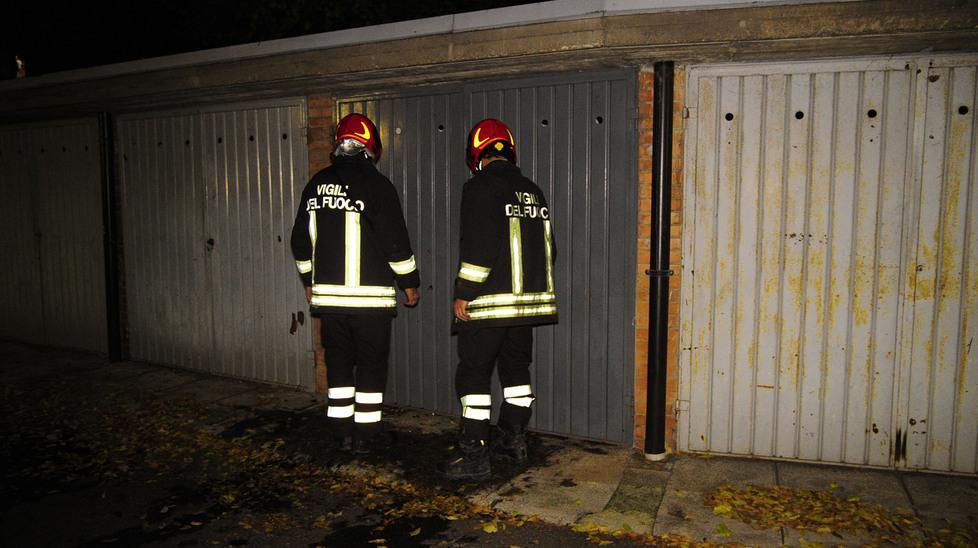 Modena, troppo vicino alla stufa: anziano prende fuoco 