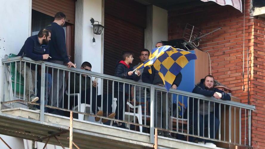 Il tifo è fuori dagli spalti