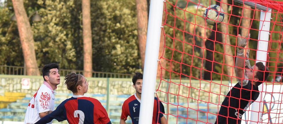 Cecina troppo giovane per resistere alla leader Il Grosseto infierisce e ne infila cinque