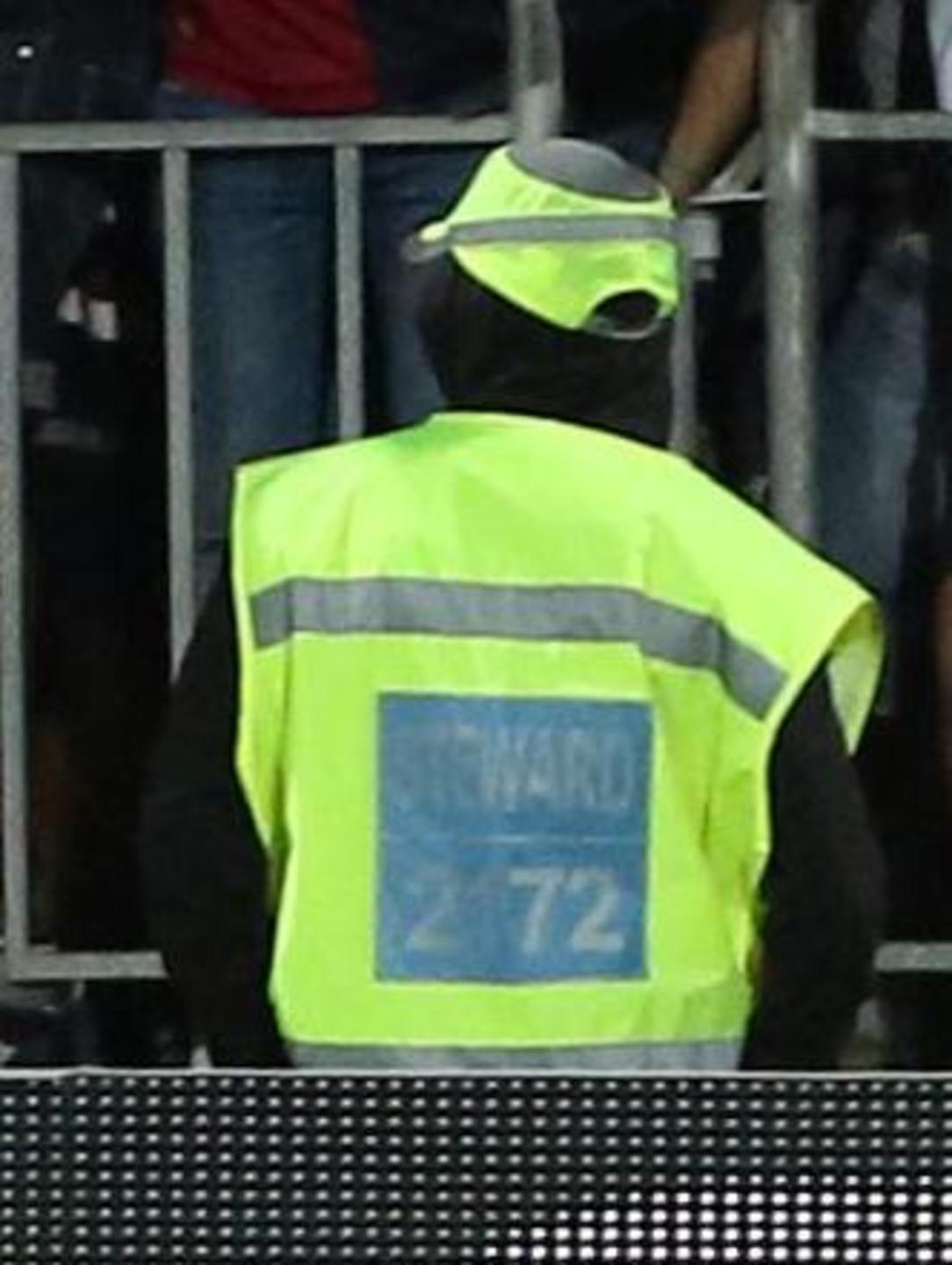 Steward aggrediti dai tifosi giallorossi 