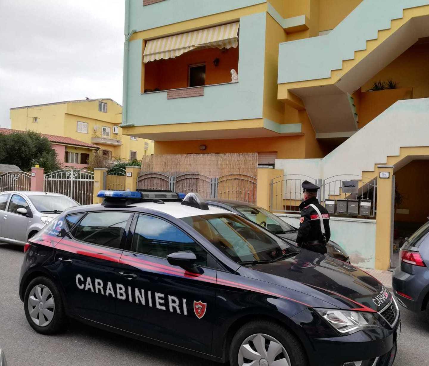 Falsi poliziotti rapinano un 45enne 