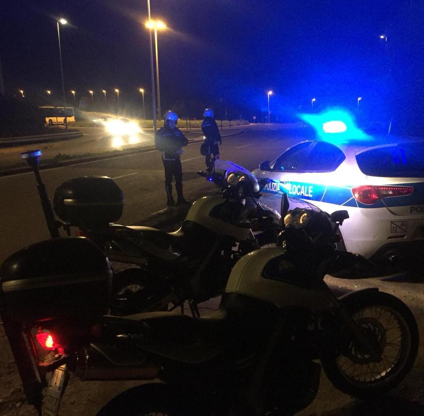 A ballare con la navetta e gli alcolici nello zaino 