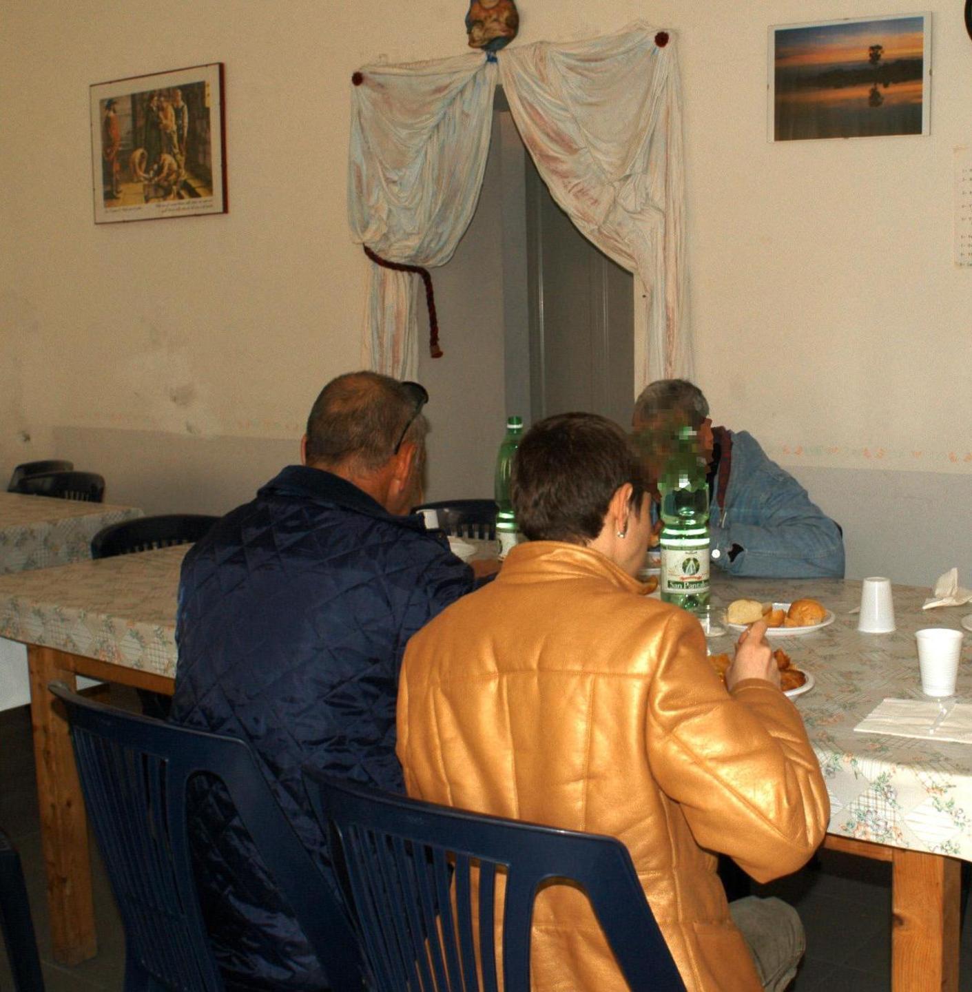 Natale alla mensa della solidarietà con il gruppo vincenziano