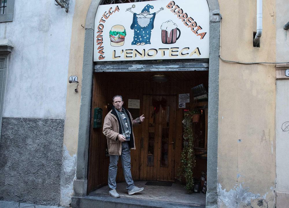 Rischia di chiudere il “Mago dei vini”: «Zona penalizzata e troppi balzelli» 