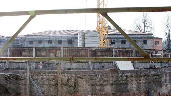 Il cantiere abbandonato per la piscina termale alle Leopoldine