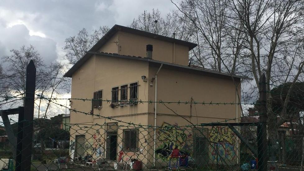 Occhi puntati sulla casa delle donne combattenti