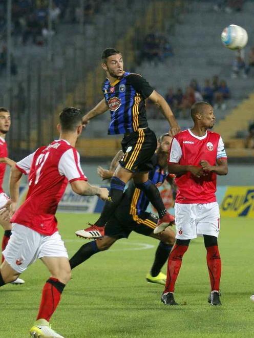 Michele Marconi, i colpi spettacolari e la grinta del bomber che vuol fare decollare i nerazzurri 