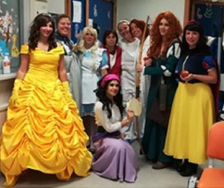 Spiderman e le principesse in visita ai bambini dell’ospedale