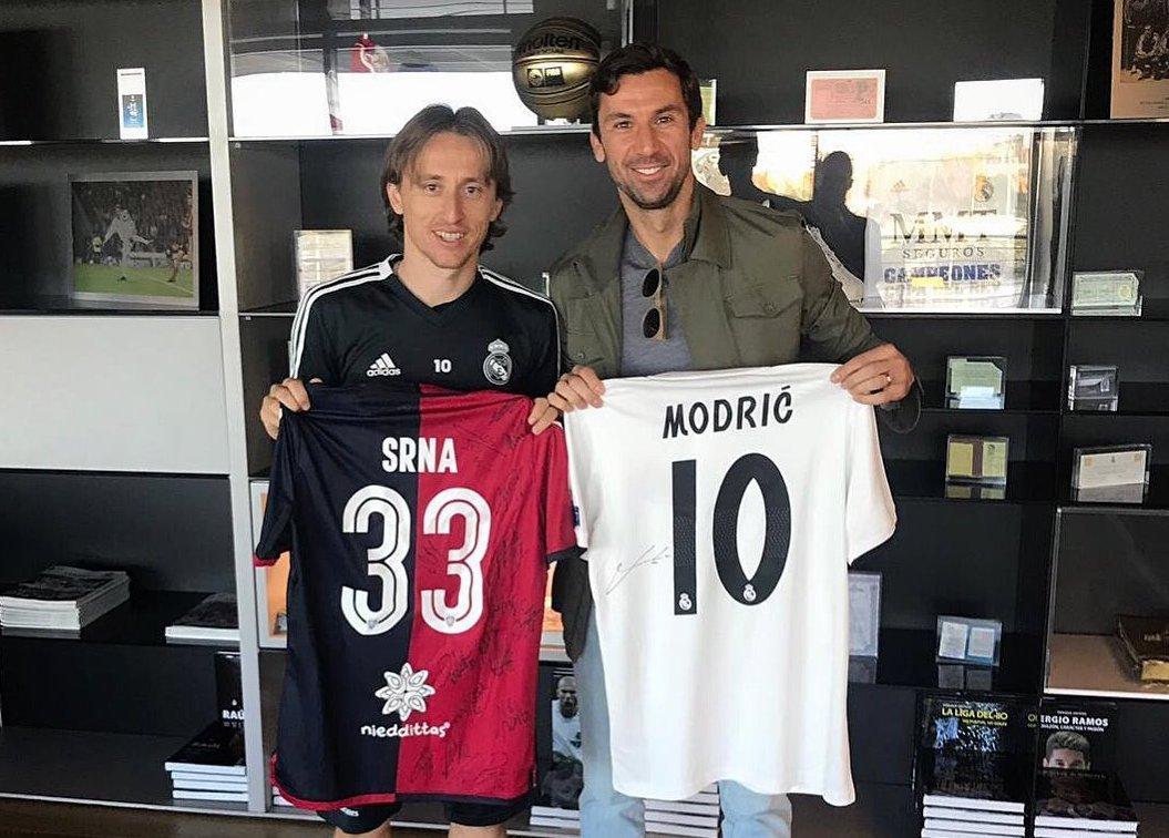 Una maglia rossoblù per Modric