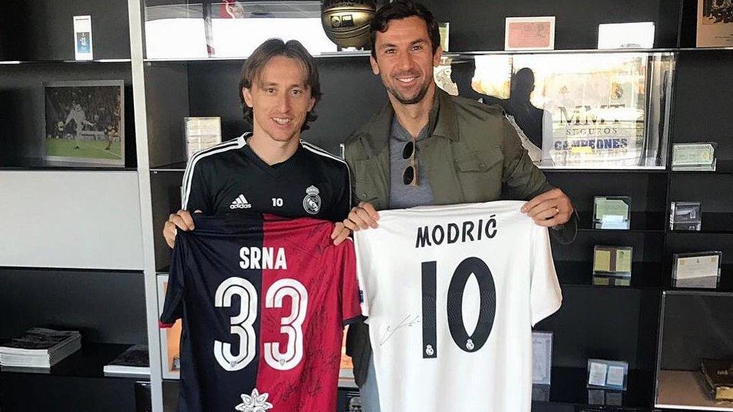 Una maglia rossoblù per Modric