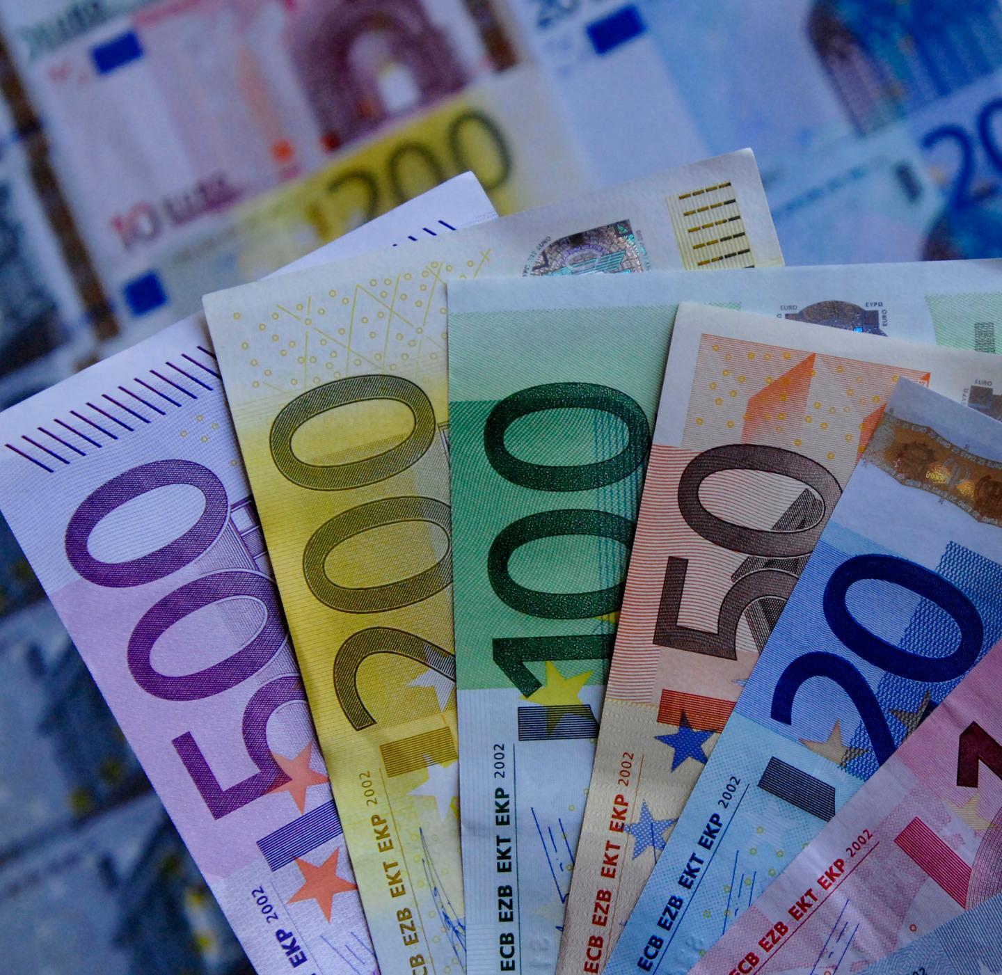 Stipendi, l’isola in coda calano in tutte le province 