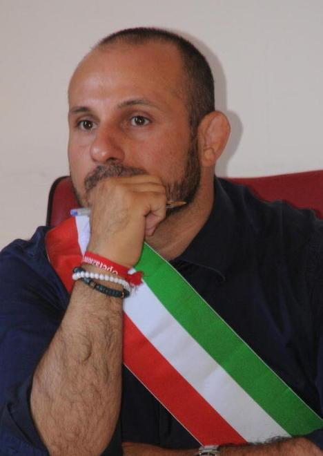 Traliccio Il sindaco difende l’assessore 