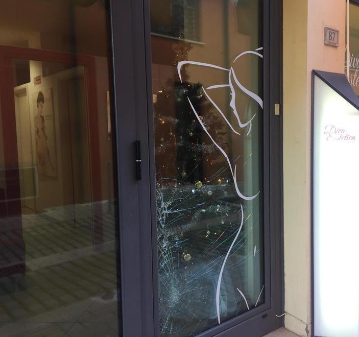 Da Livorno mette in fuga i ladri dentro al negozio di Pisa 