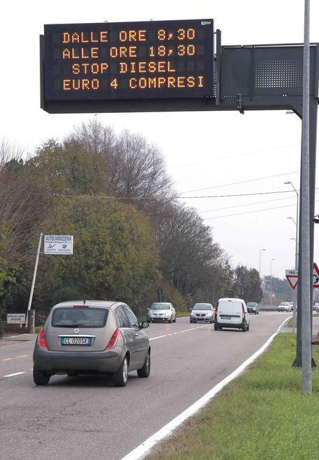 Si torna a... respirare Stop all’emergenza da oggi riprendono a circolare gli Euro 4 